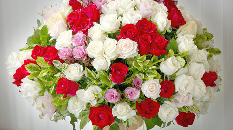 Fresh flower arrangement delivery in chiangmai Thailand